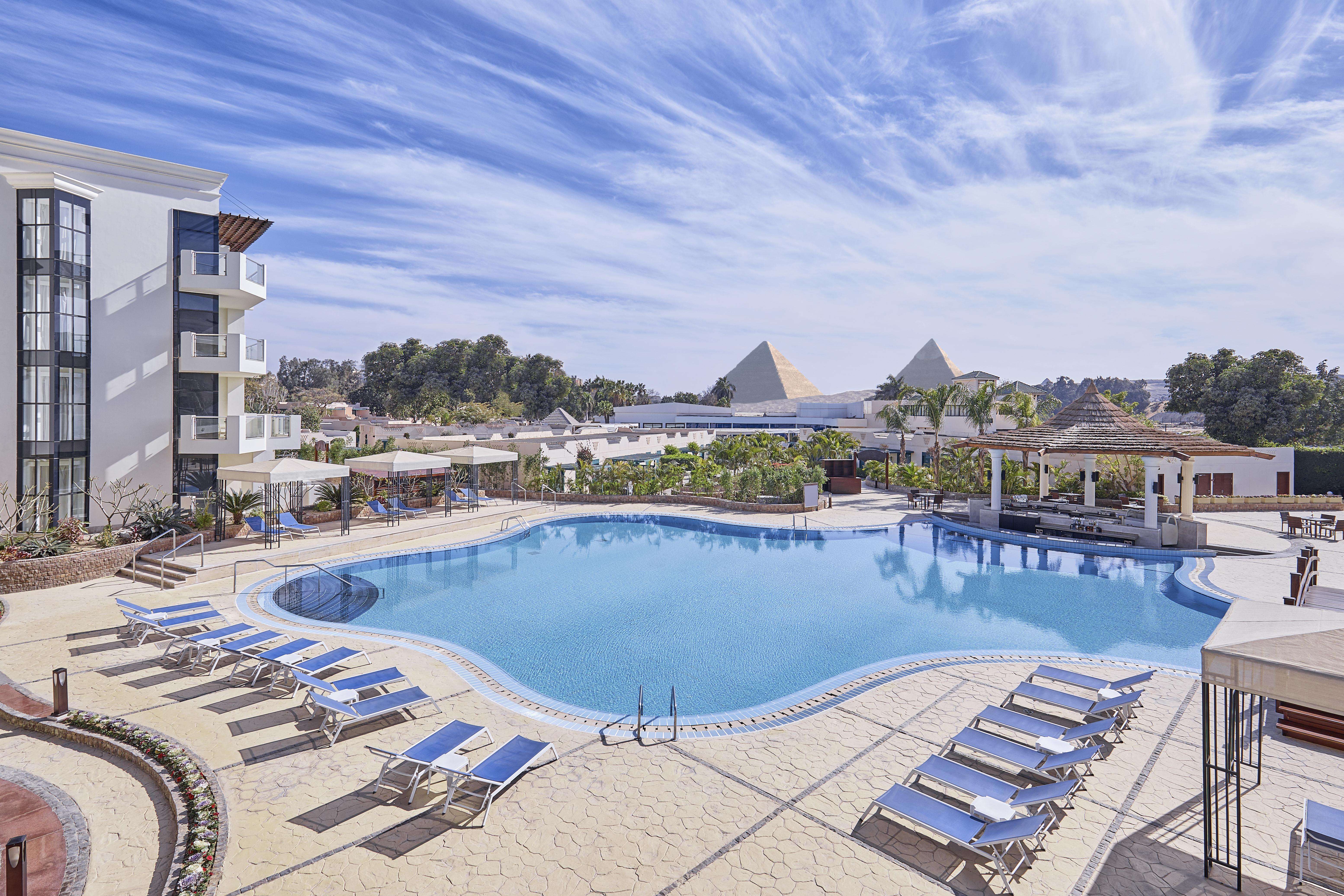 Steigenberger Pyramids Cairo Otel Al Kawm al Akhdar Dış mekan fotoğraf Hilton Pyramids
